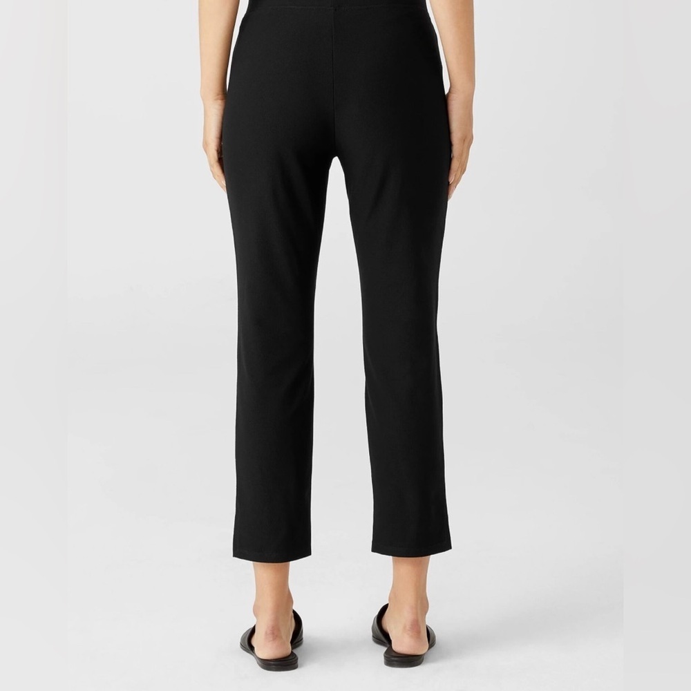 Eileen Fischer black pull on cropped straight pants with side zip and elastic